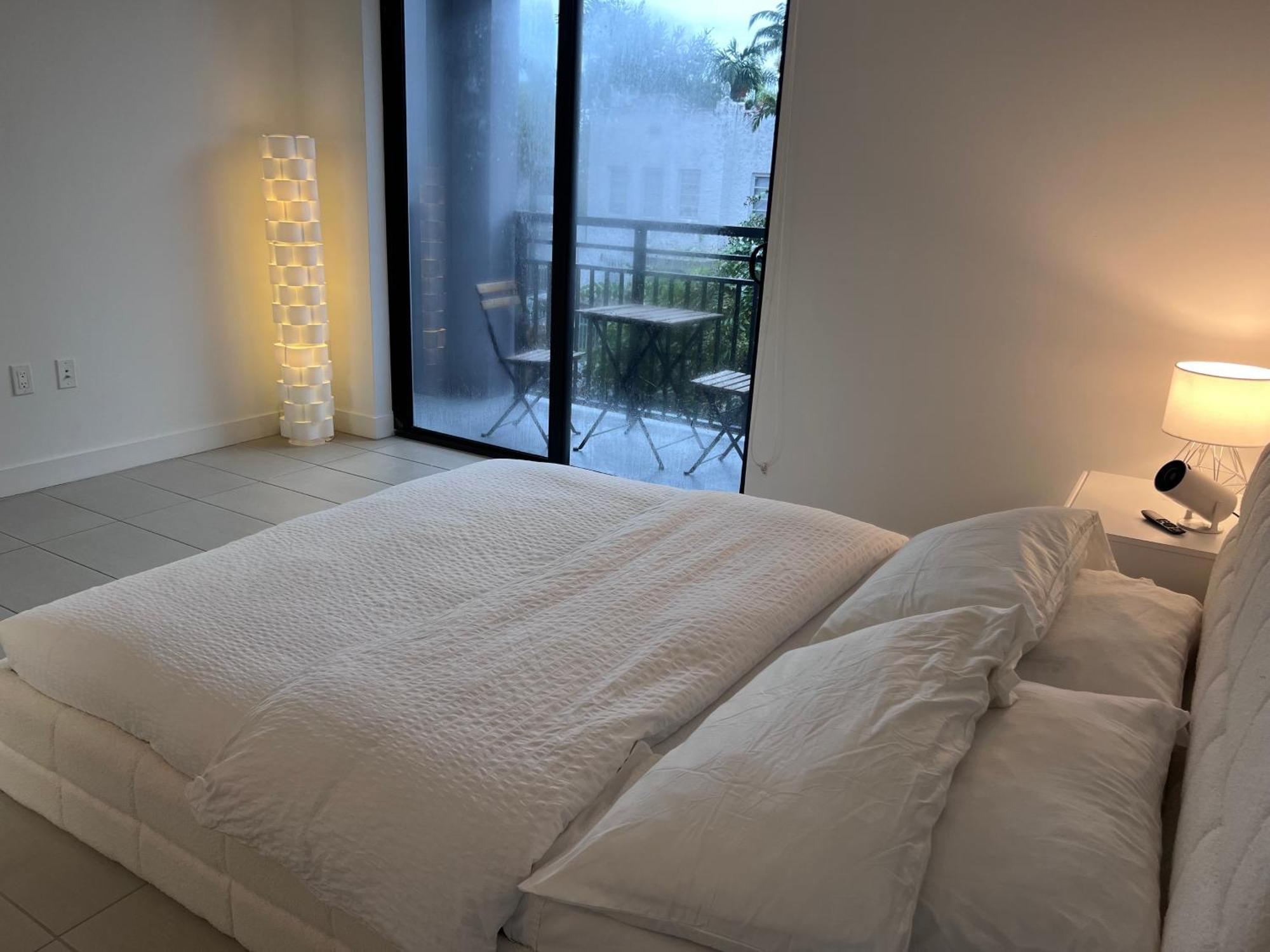 מיאמי Master Bed Room In Calle Ocho מראה חיצוני תמונה